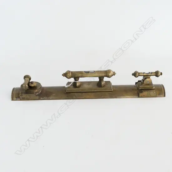 (NZR ?) BRASS 19thC TRIPLE BUBBLE LEVEL IN ORIGINAL STEEL CASE